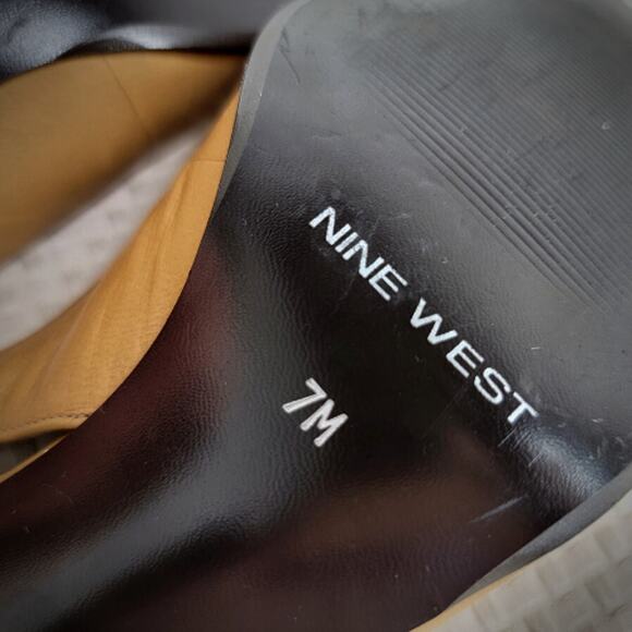 3/$25 Nine West Women's Indra Camel Buckle Detail Slingback Heels Size 7 - Picture 13 of 16